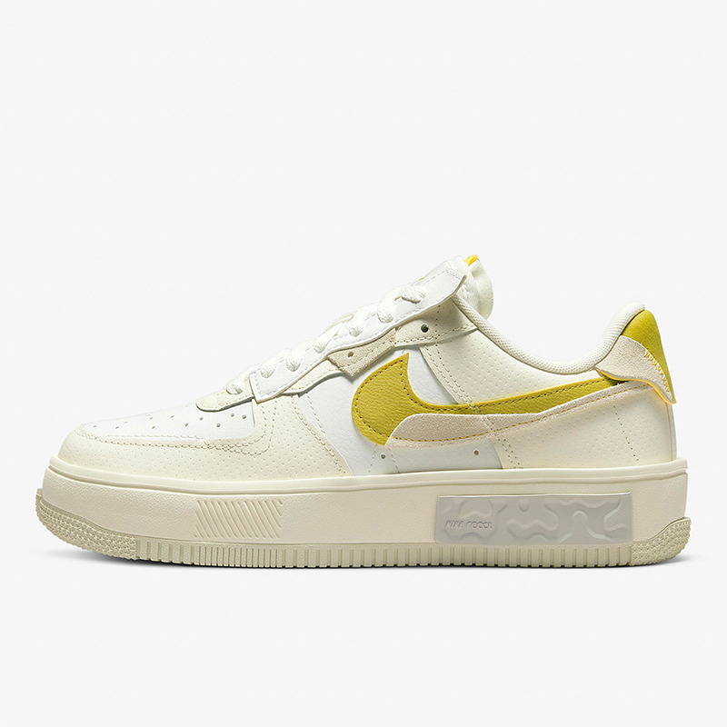 耐克女士低帮耐磨运动板鞋