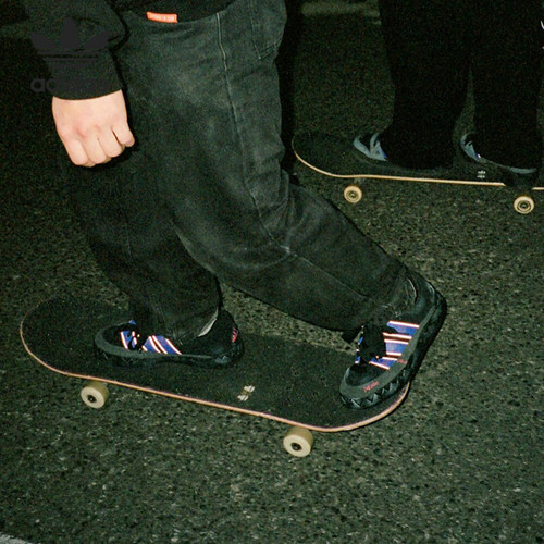 板鞋Adidas/阿迪达斯低帮复古