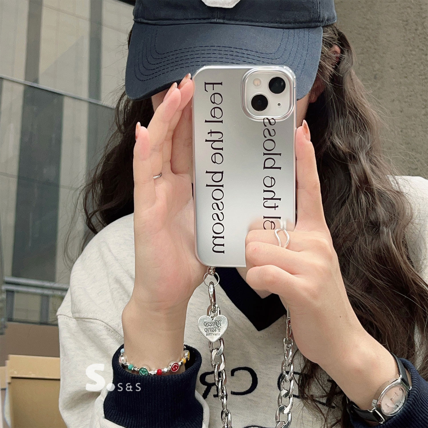 15小众高级感iphone14链条银色冷淡风17挂绳手机壳13苹果16promax适用全包防摔软壳韩国文字手提腕带保护套12