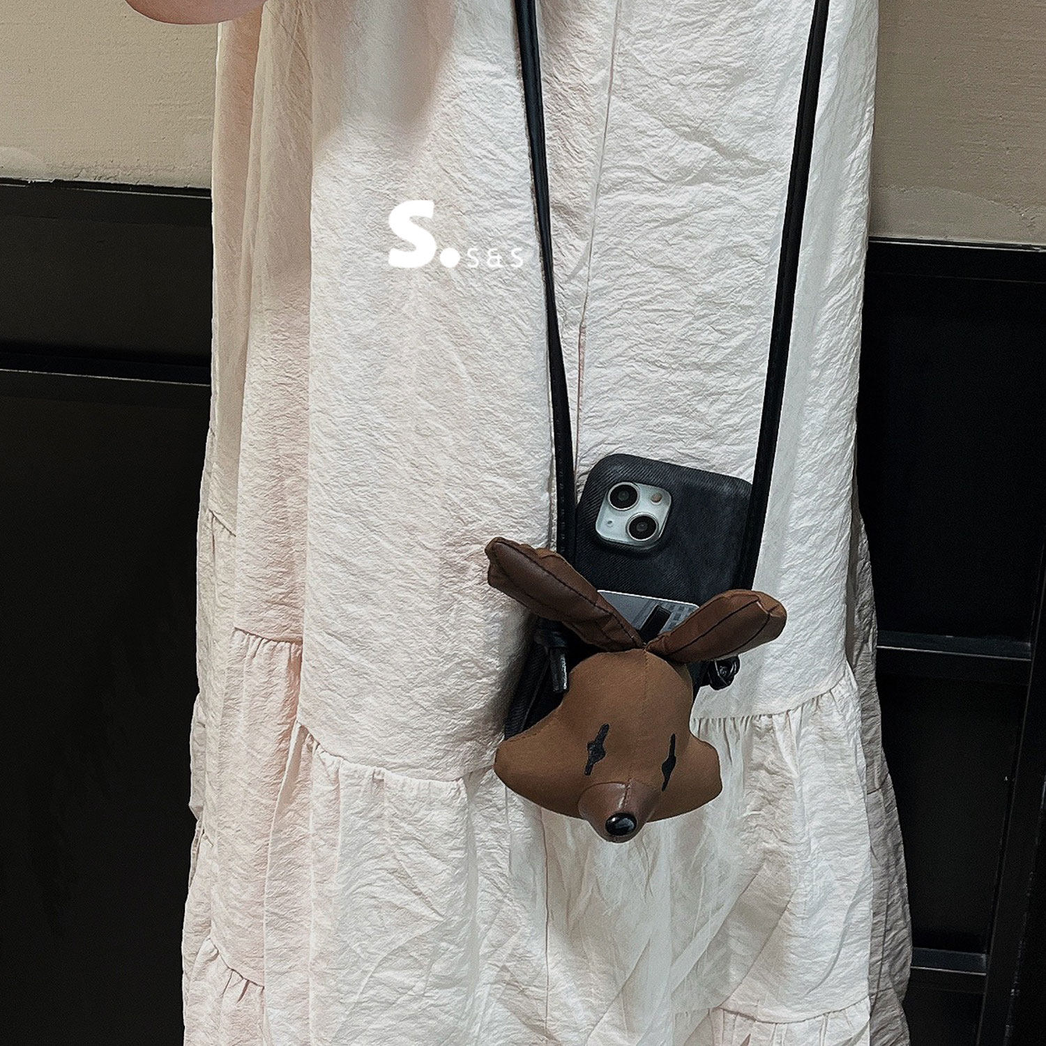 15美德拉兔子iphone14卡包斜挎可背挂绳17手机壳13苹果16promax适用12半包防摔韩国小众高级插卡皮质保护套