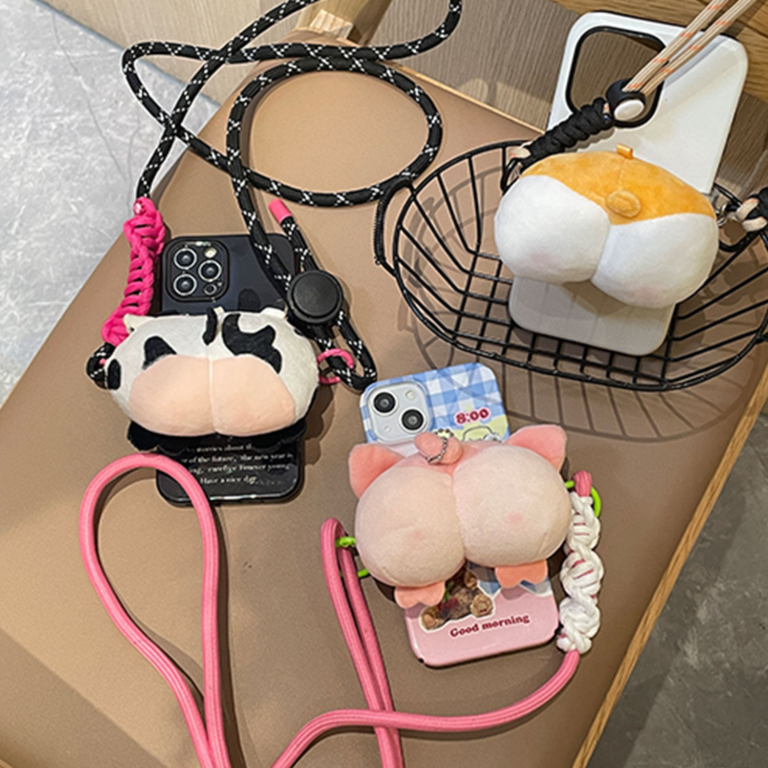 iphone15pro可调节斜挎挂绳挂脖可背14max搞怪屁股背夹手机壳12苹果13适用新款防摔韩国可爱卡通17保护套16