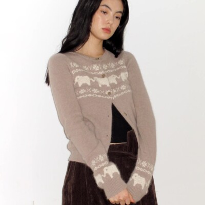 甜甜家象花色费尔岛羊毛绒感短款修身休闲针针织开衫YY10316