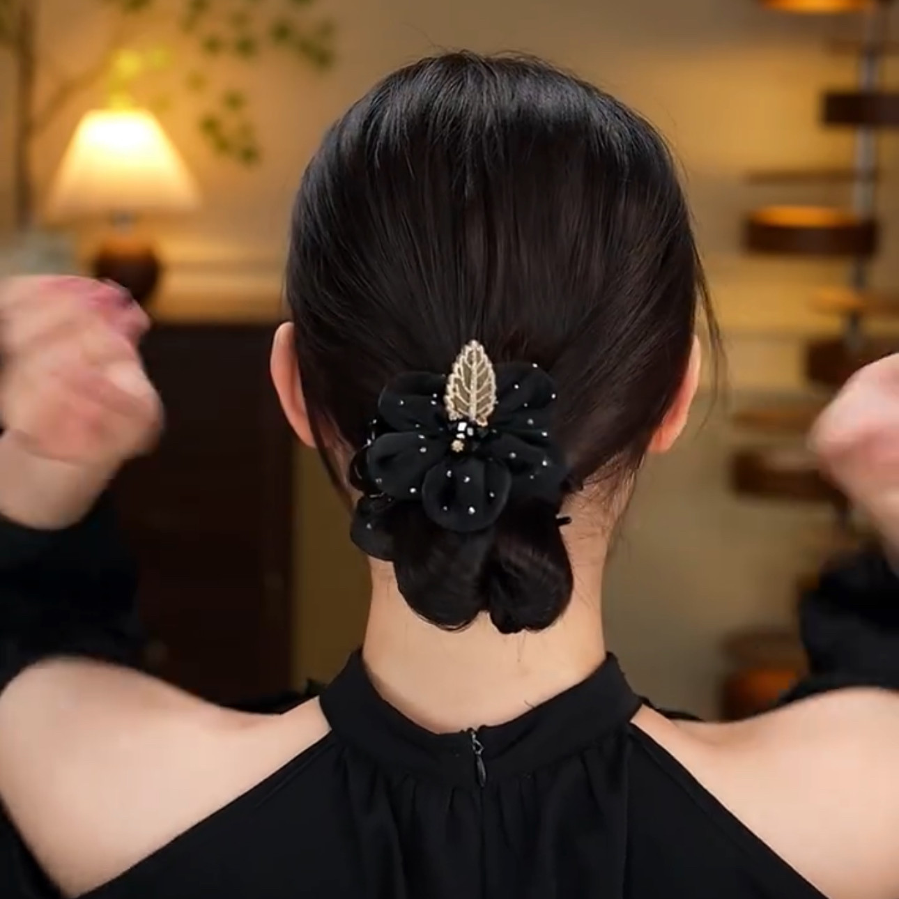 花海抓夹女后脑勺丸子头发夹黑色甜美花朵马尾夹头饰