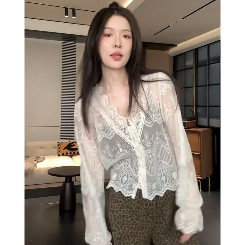 大码胖mm法式V领长袖内搭蕾丝打底衫女秋钩花镂空上衣针织衫套装