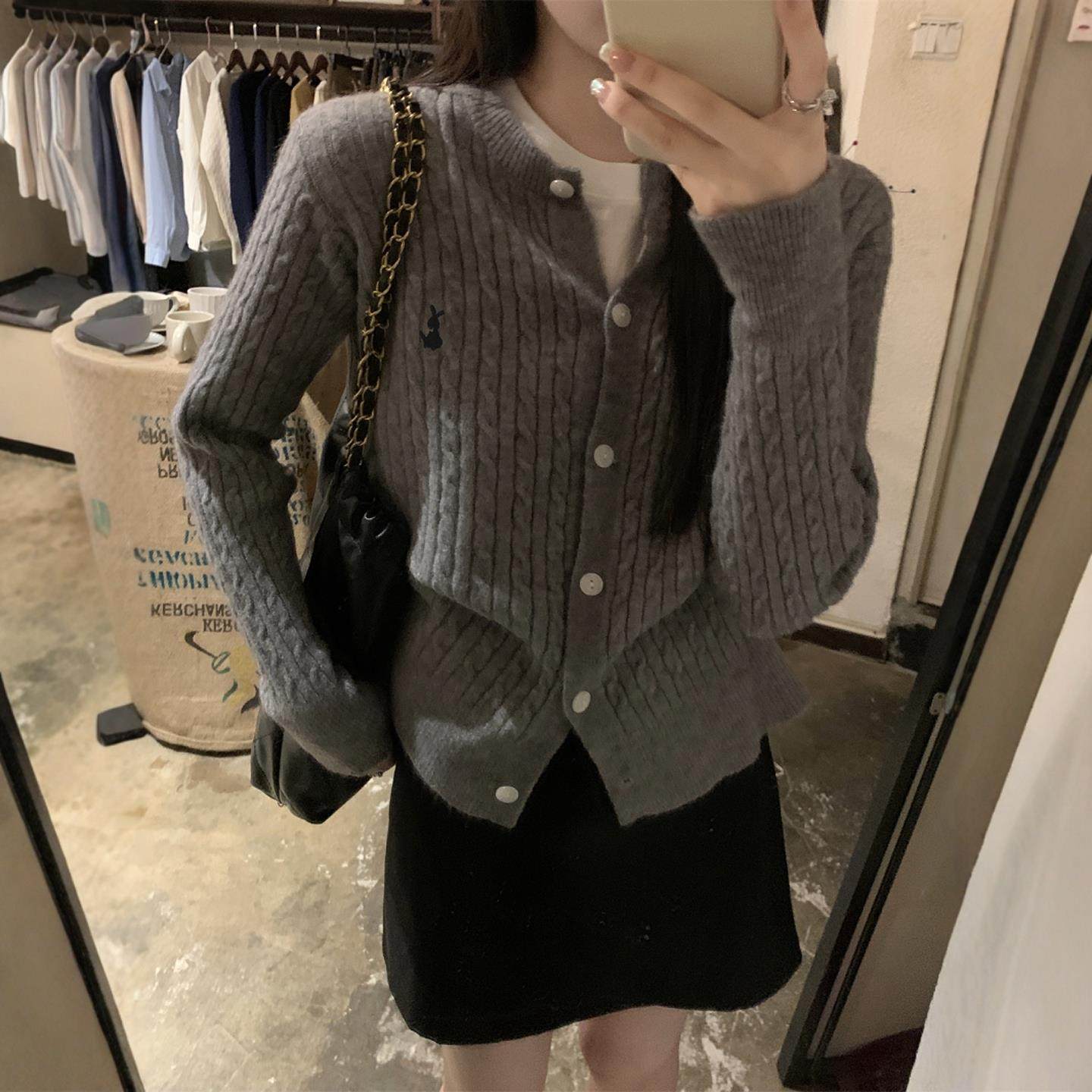 秋冬季单排扣麻花针织开