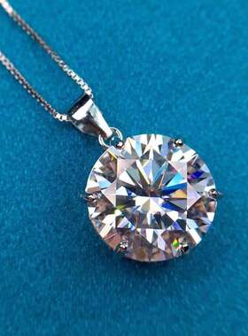 送女友吊坠10克拉大钻火彩超好爆闪八心八箭切工镶嵌