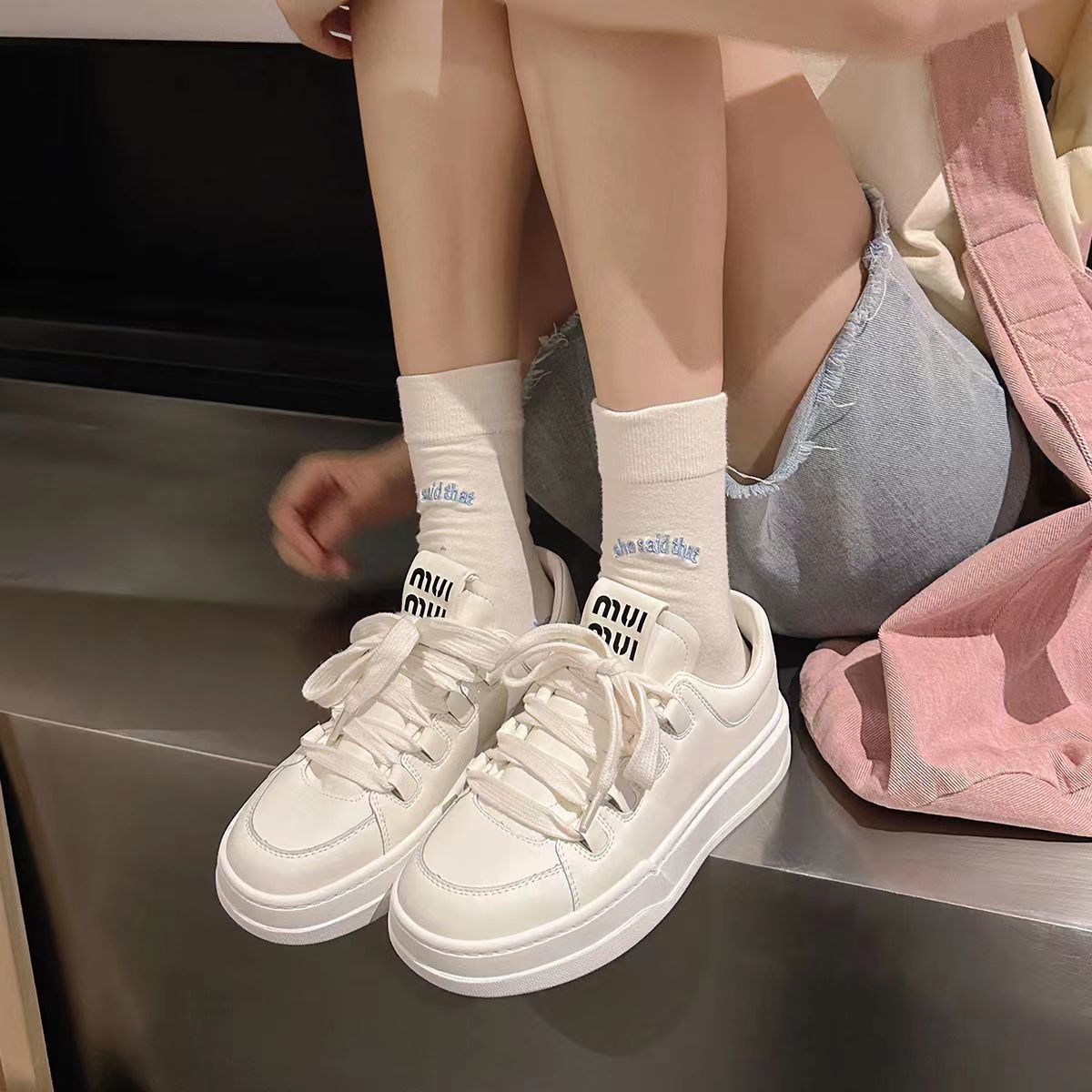 原创白色厚底百搭小众小白鞋女2025新款设计感休闲鞋韩系低帮板鞋