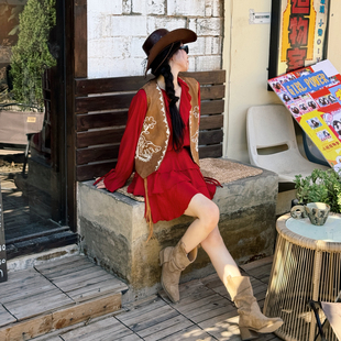 青海茶卡川西旅游度假裙子马甲套装沙漠拍照红色异域风连衣裙女夏