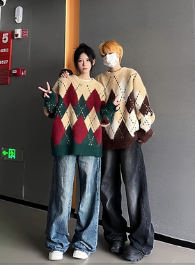 2025新款圣诞情侣装复古菱格毛衣秋冬新年红色高级感慵懒风针织衫