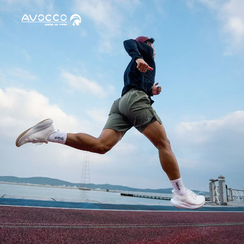 AVOCCO翱戈3E宽楦跑鞋软底缓震防水运动鞋冬款云鸟331