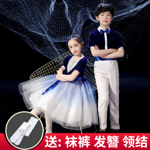 六一儿童国庆大合唱团表演服