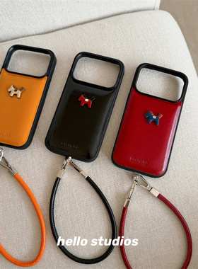 hello studios新年皮质小马挂绳手机壳适用苹果17promax新款iPhone16PRo/14pro壳15/17pro