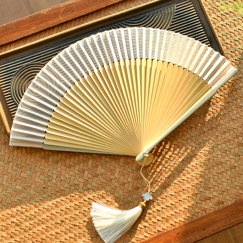 纯色绫绢头青竹古典折扇