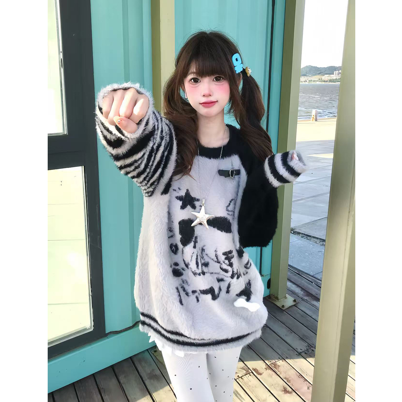 原创可爱宅萌系卡通拼色毛衣女潮