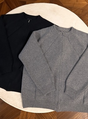 RTIMFD高级线条圆领拉链毛衣外套正肩短款肌理挺阔合体版型针织衫