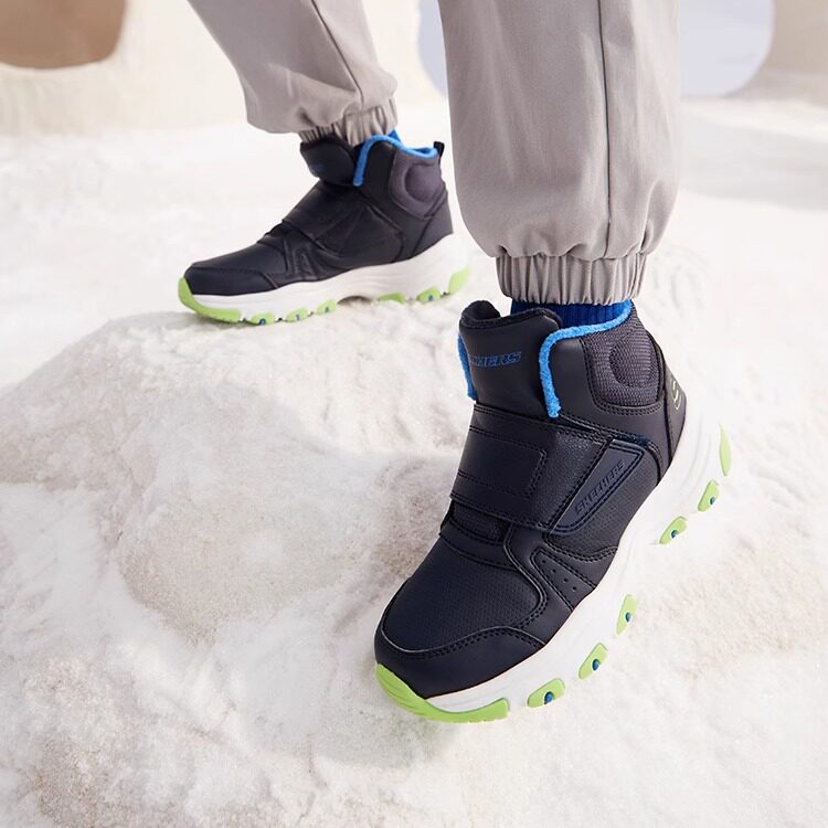 Skechers秋冬保暖运动鞋棉鞋