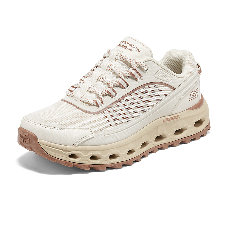 鞋底采用橡胶与EVA材料，轻质吸震