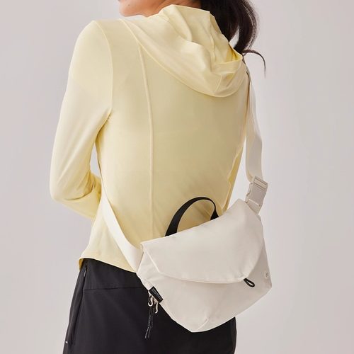 斯凯奇2025年春季新品男女款简约腰包休闲运动风瑜伽健身收纳包