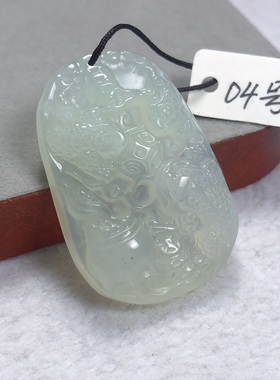 三脚金蟾岫玉吊坠招贵人聚财气