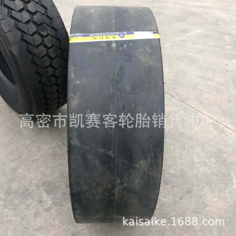 批发高质量耐磨 1100-20 13/80-20 光面轮胎 压路机轮胎平板胶轮