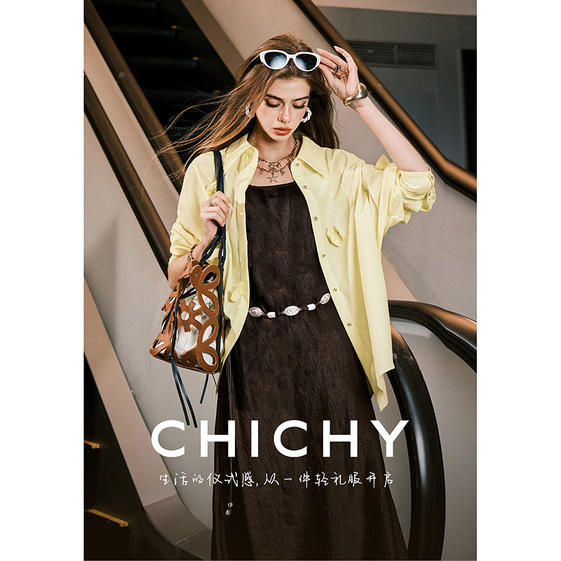 CHICHY法式温柔风花朵翻领衬衫