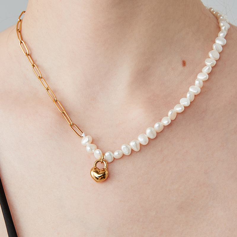 淡水珍珠拼接项链爱心吊坠