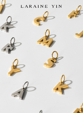 LARAINE YIN小众设计感字母吊坠钛钢项链气质百搭ins蛇骨链颈链女