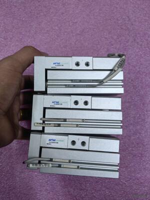 亚德客滑台气缸HLQ20X10S，成色如图，只有3个，需要的议价商品