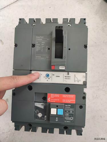 施耐德LV525503塑壳漏电保护器CVS250F 4P25议价商品