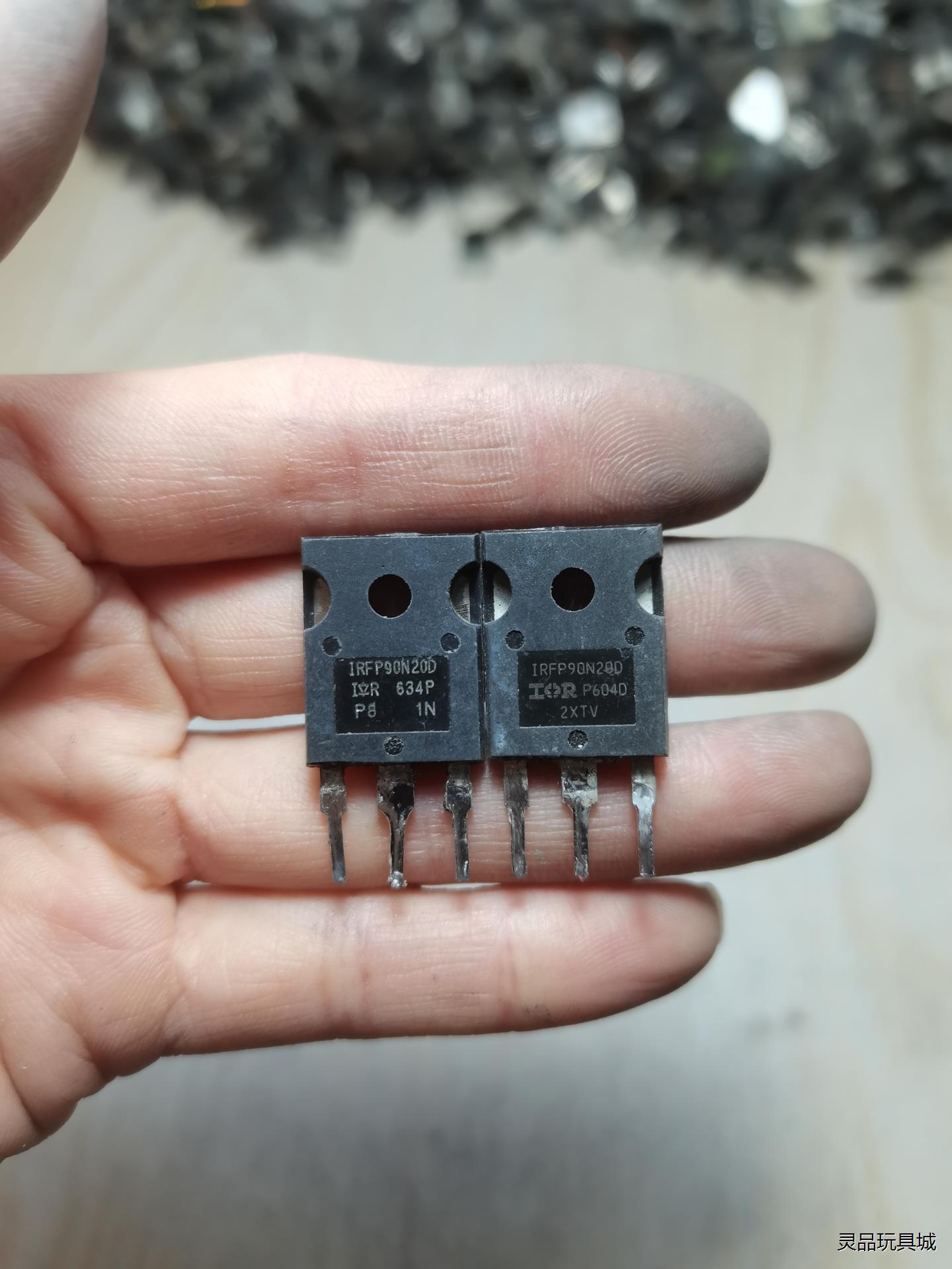 IRFP90N20D 原装进口拆机 逆变器常用大功率场效应管议价商品