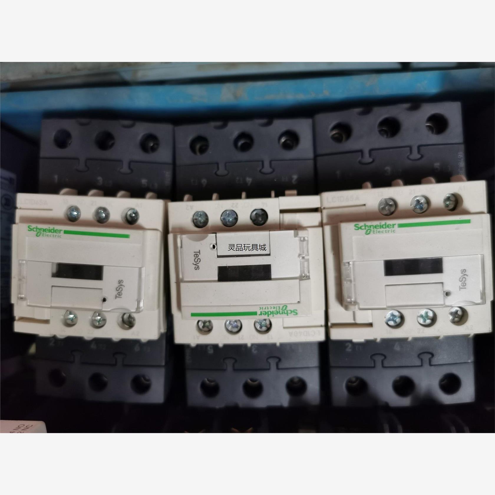 施耐德LC1D65A成色如图议