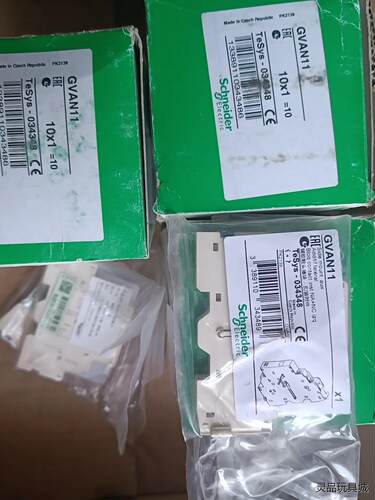 施耐德电动机断路器辅助触点GVAN11，全新正品原包装，年议价商品