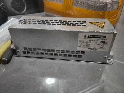 VW3A7701  施耐德制动电阻   没有用过。有轻微磕碰洁川议价