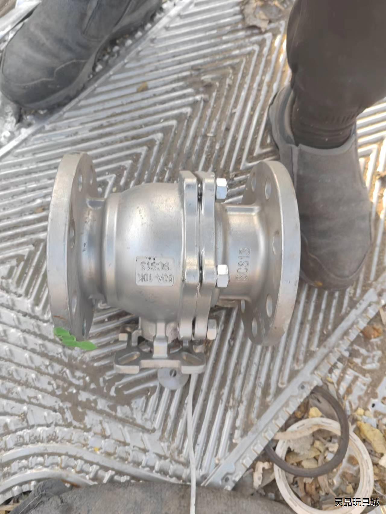 阀门 SCS13 304不锈钢阀门 有4个，有用着的可以联系议价商品