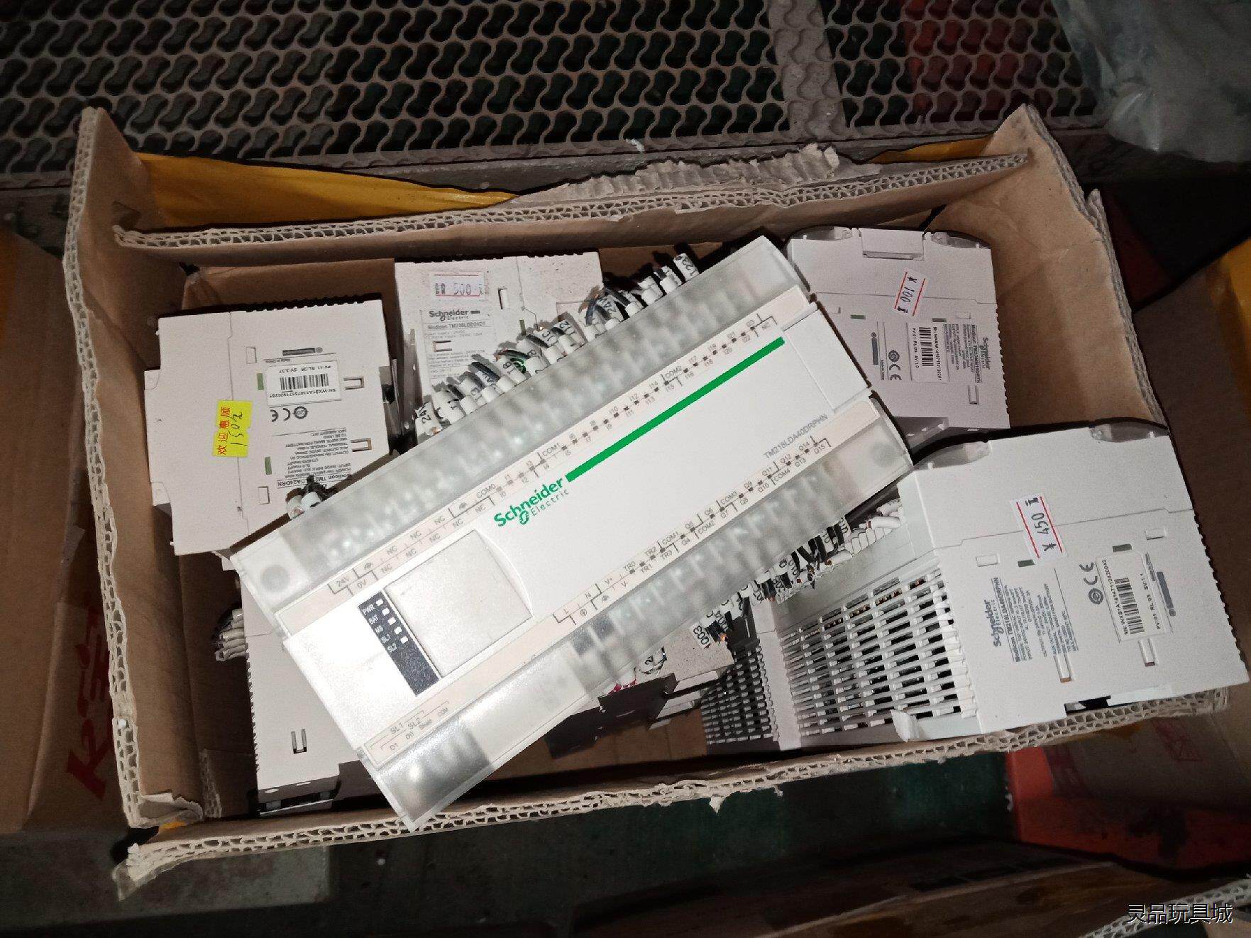 施耐德PLC TM218LDA40DRPHN实物图包功能议价商品