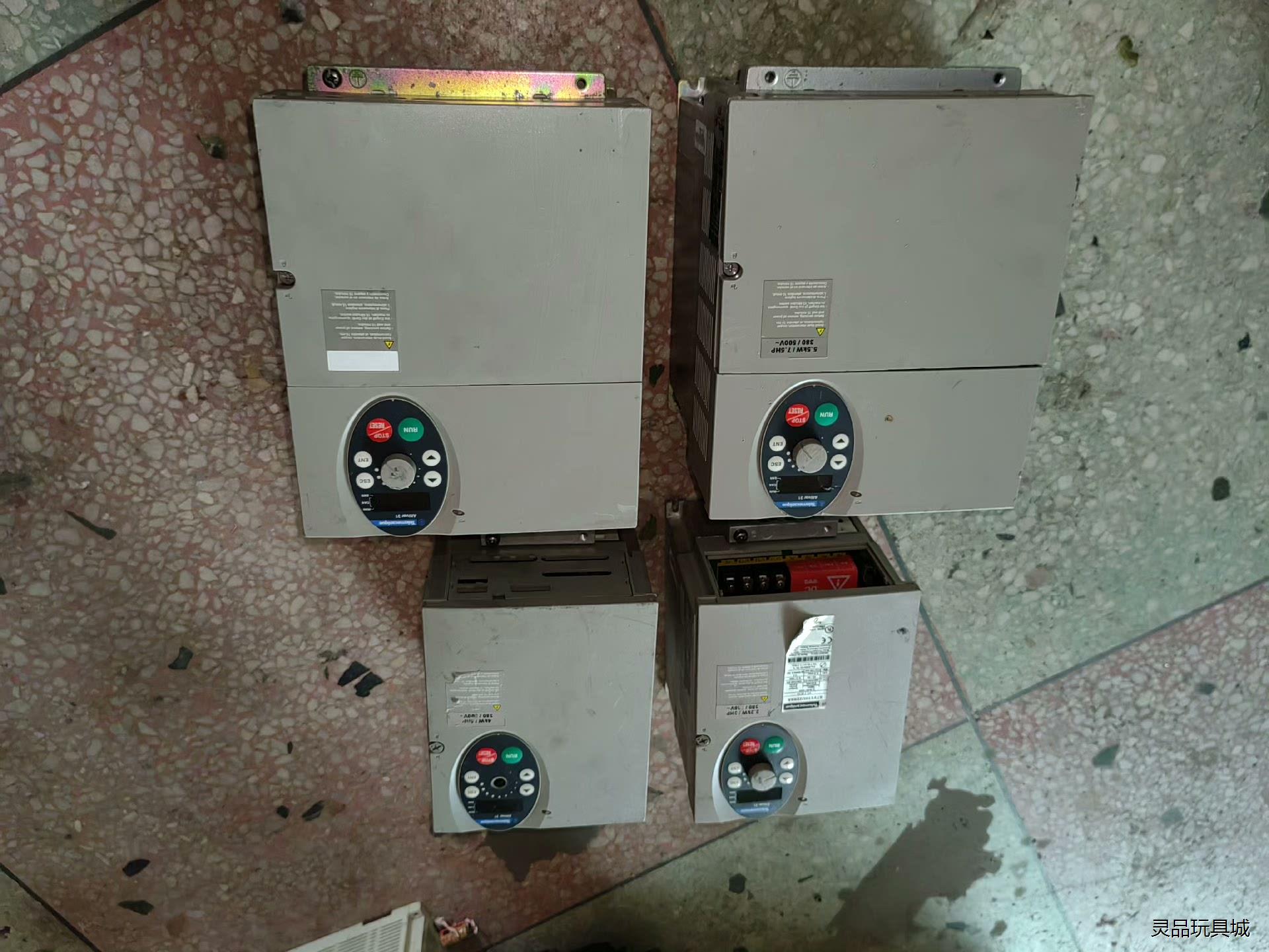 ATV31HU55N4A  ATV31HU22N4A  AT议价商品