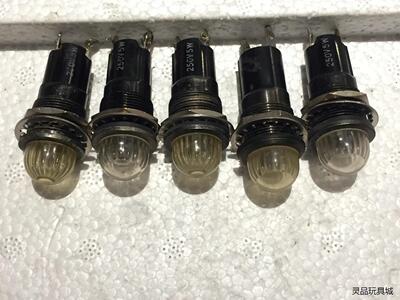 20429美国拆机安装直径约18MM的胆机指示灯5支；成色不议价商品