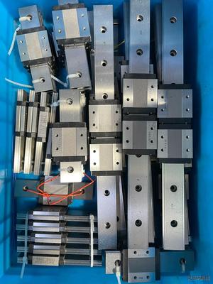 HRW14LRM导轨滑块，有110和300毫米长度，实体店现议价商品