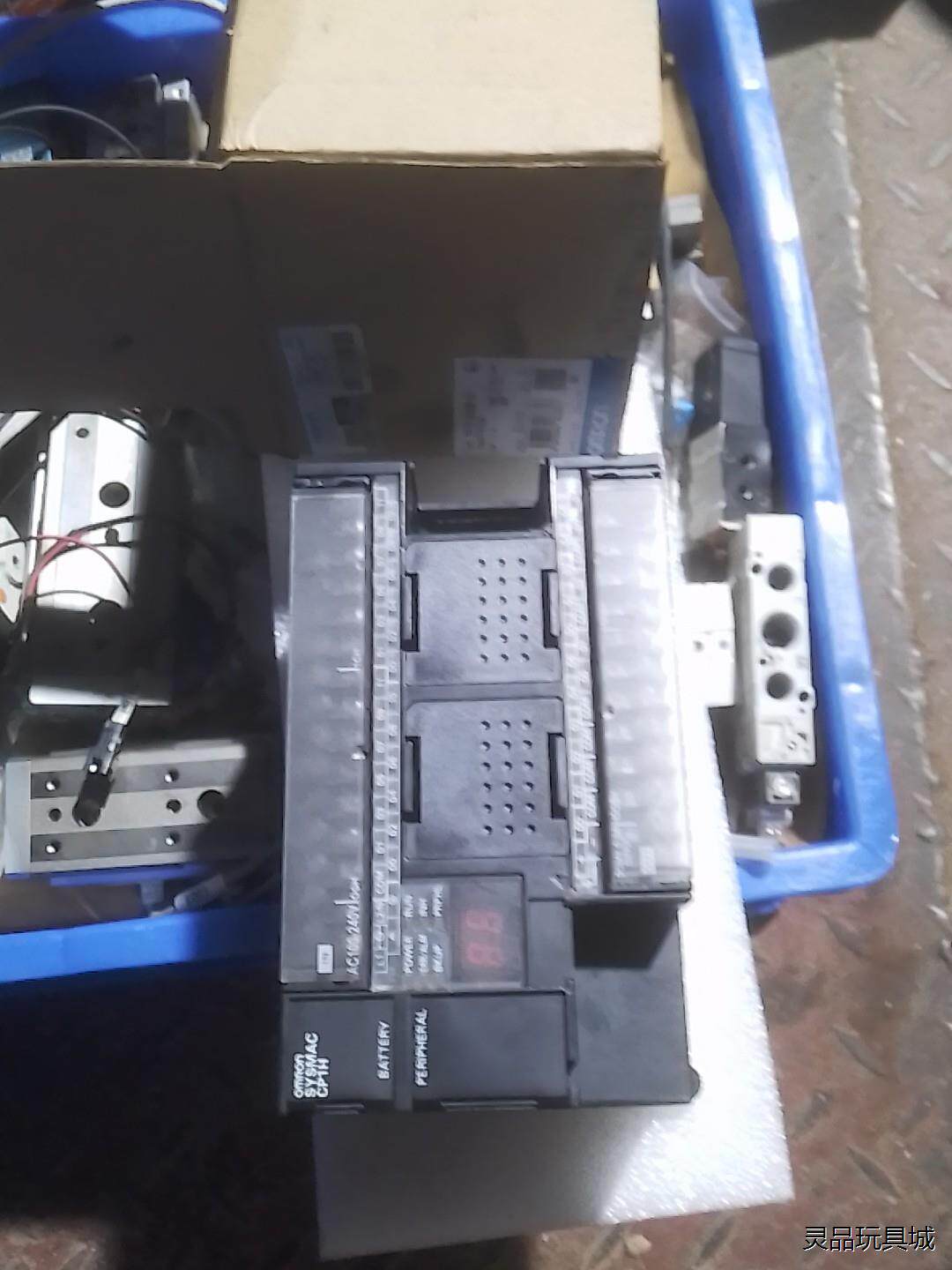 基本全新欧姆龙CP1H-X40DR-A一个，盒子好象不是原盒议价商品