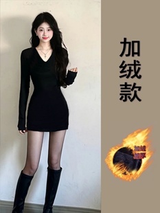 黑色v领包臀裙冬连衣裙女短款秋冬季内搭短裙子打底修身加绒加厚