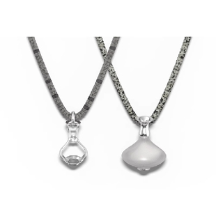 TAN FENGYI 天然闪光石斑点石镂空白玉瓶子项链 TOGGLER