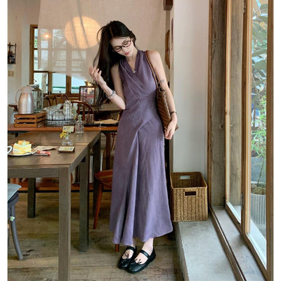 绝美V领挂脖无袖连衣裙女夏季