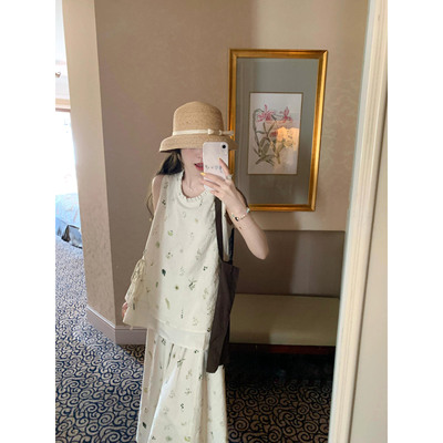 肌理感背心上衣搭配半身裙两件套