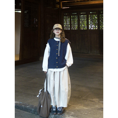 长袖圆领衬衫叠穿针织马甲两件套