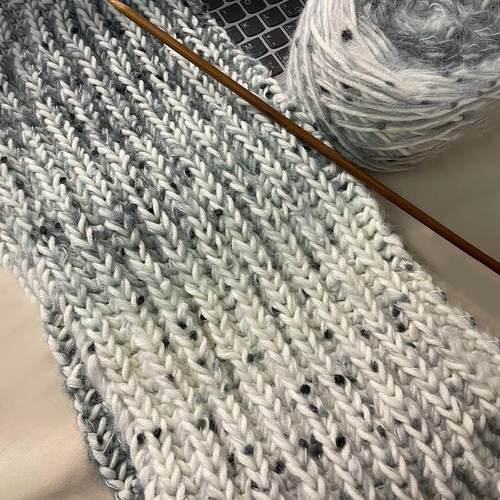 彩虹糖渐变围巾毛线手工diy女生手工编织围脖送女友冬季手织礼物