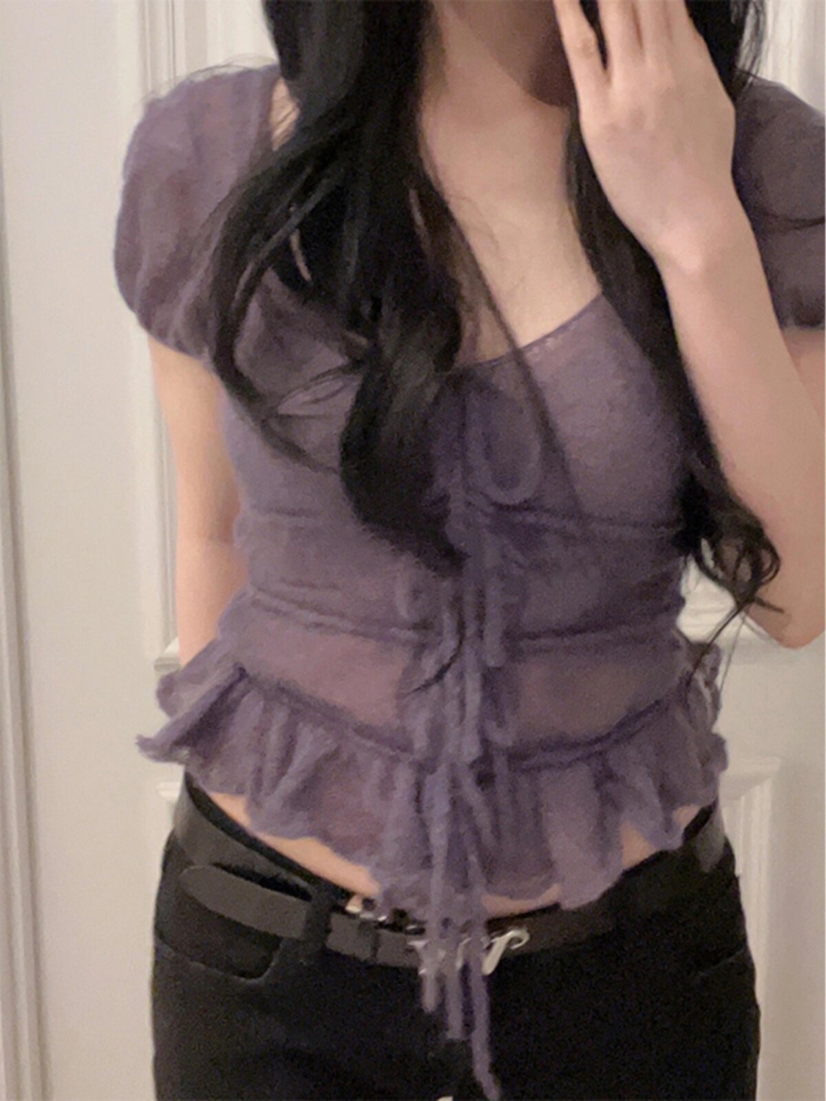 달콤한 뜨거운 여자 보라색 슬림 레이스 짧은 니트 스웨터 여성 여름 순수한 욕망 틈새 레이스 업 달콤한 퍼프 슬리브 탑