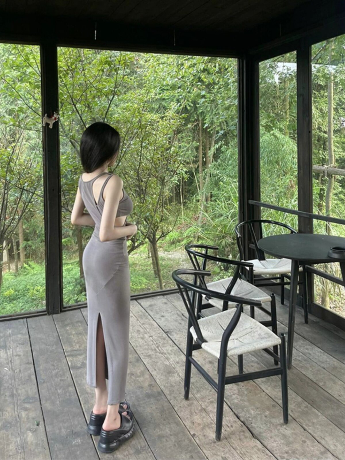 5202024 여름 순수한 욕망 디자인 틈새 불규칙한 서스펜더 드레스 여성 슬림 피팅 엉덩이 분할 롱 스커트