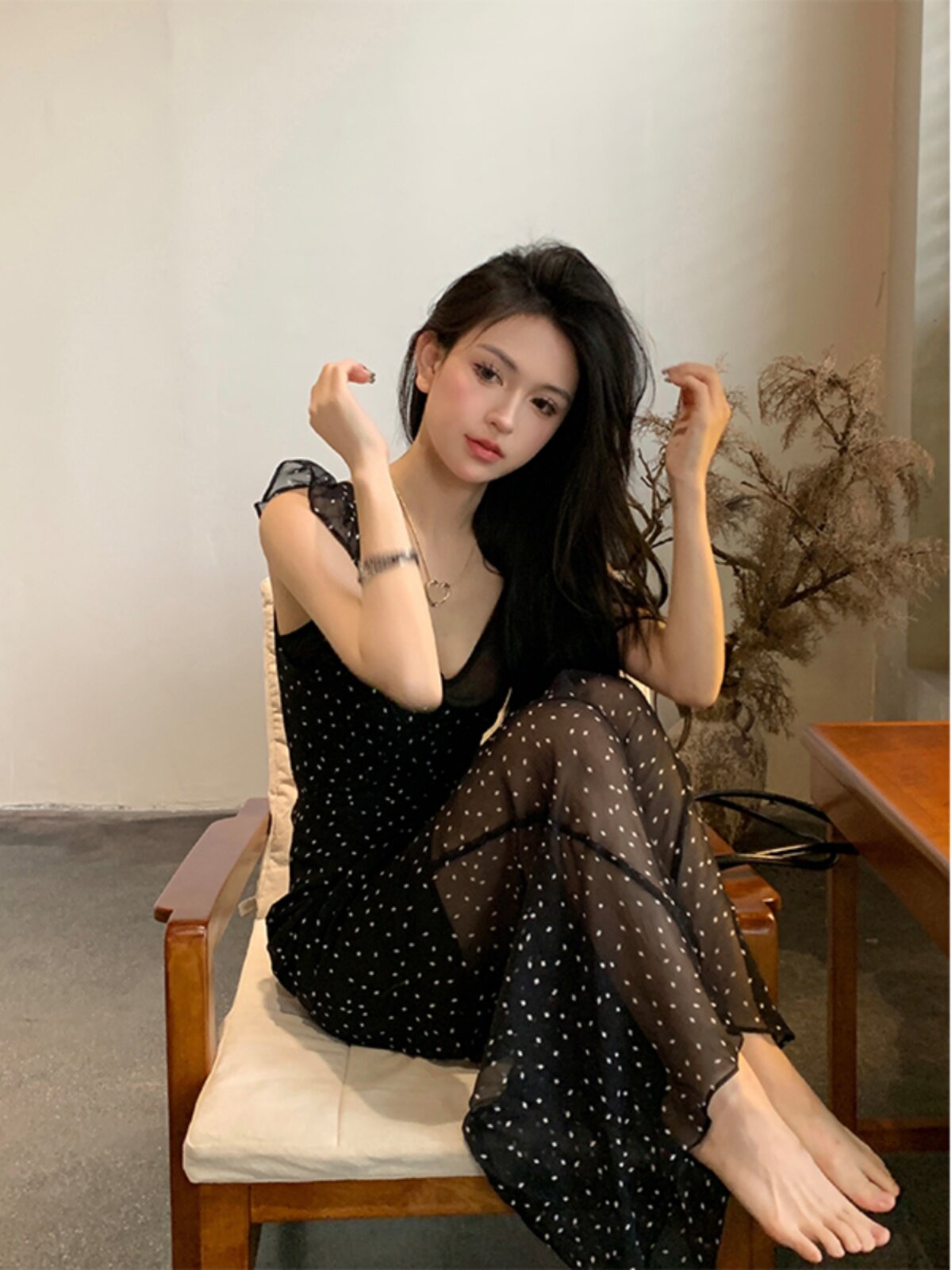 W5182024 레트로 폴카 도트 대비 색 허리 쉬폰 드레스 여성 프랑스 스타일 슬림 피트 작은 플라잉 슬리브 서스펜더 드레스