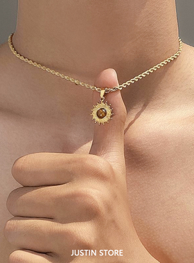 金色太阳花猫眼石镶嵌钛钢项链