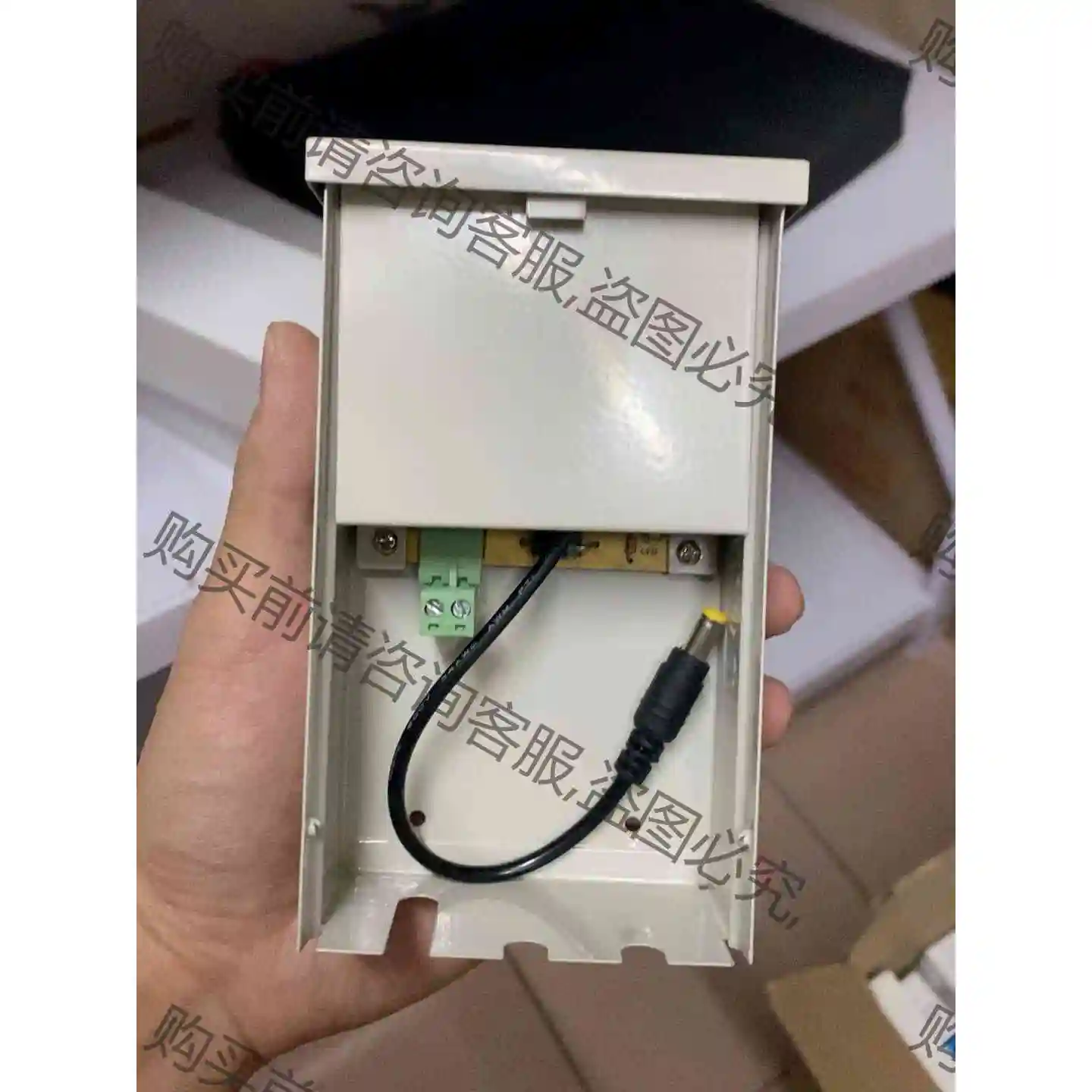 全新铁壳室外防水12v2a监控电源，有12个，接口5.5×2 议价产品